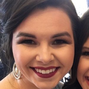 Meet your Posher, Caitlyn